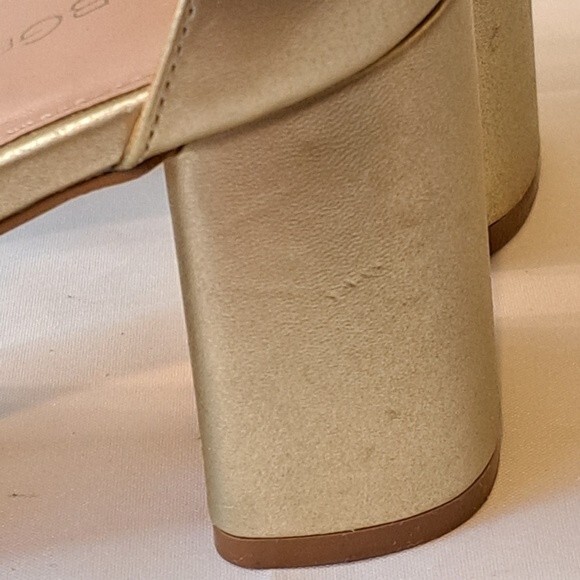 BCBGENERATION TELILA ANKLE STRAP SANDAL IN GOLD SIZE 8.5M - Picture 15 of 16